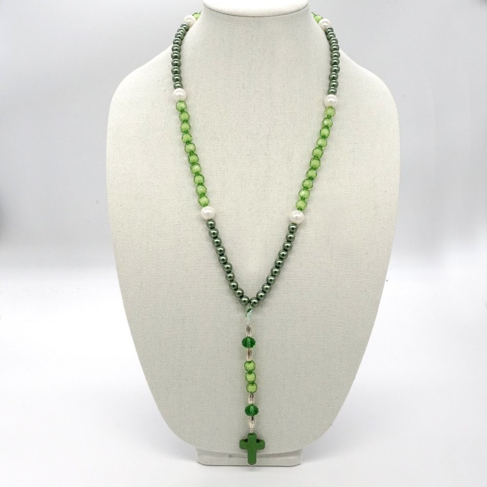 Necklace with Duo Tones in Green.
